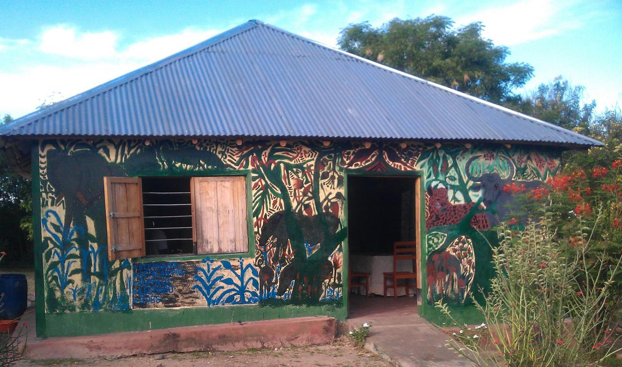 The Elephant Home Katunguru エクステリア 写真