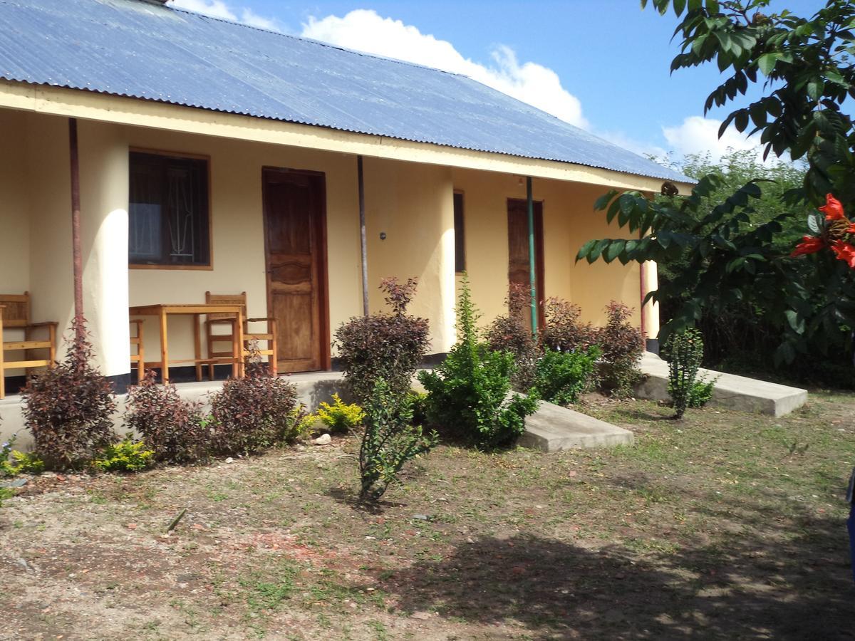 The Elephant Home Katunguru エクステリア 写真