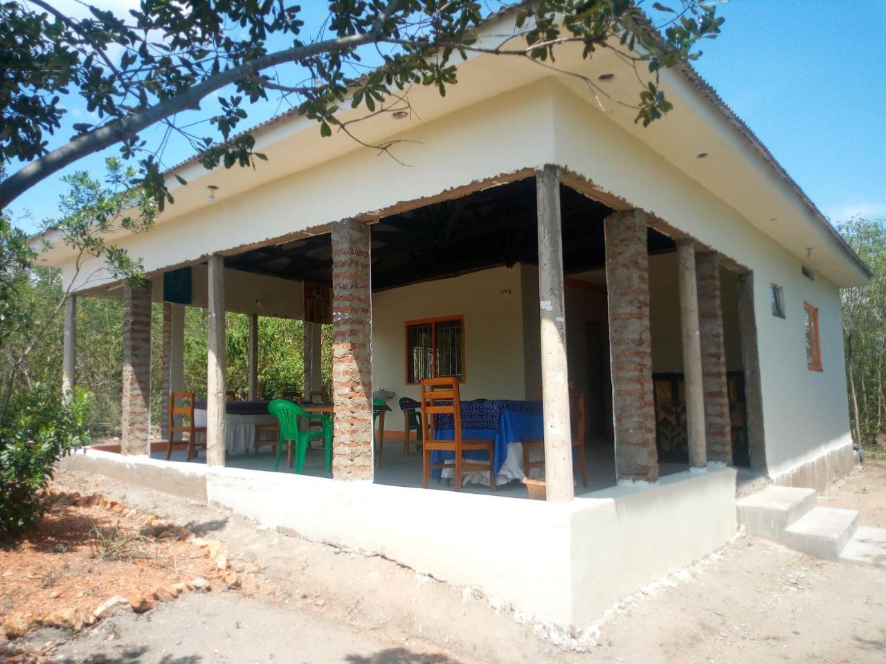 The Elephant Home Katunguru エクステリア 写真